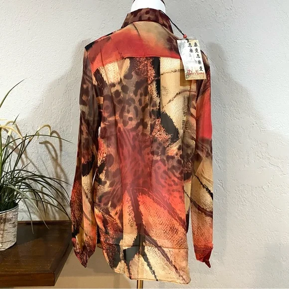 NWT Da-Nang Silk Abstract Print Button Up Blouse, M - Picture 7 of 15